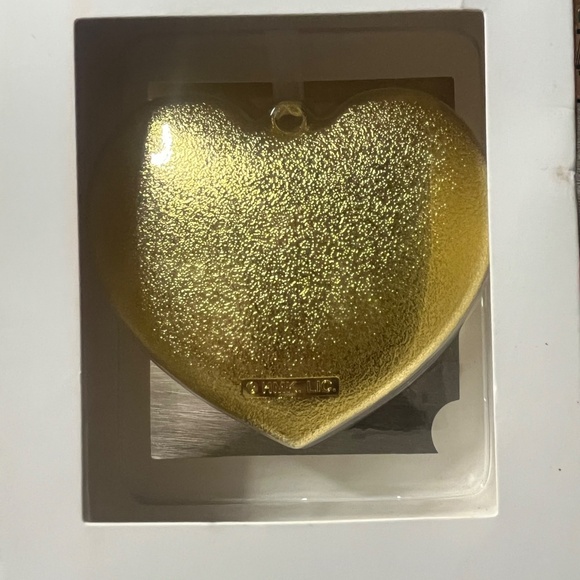 Hallmark “Our 1st Christmas 2021” Premium Golden Ruby Locket Tree Ornament New - Picture 4 of 6